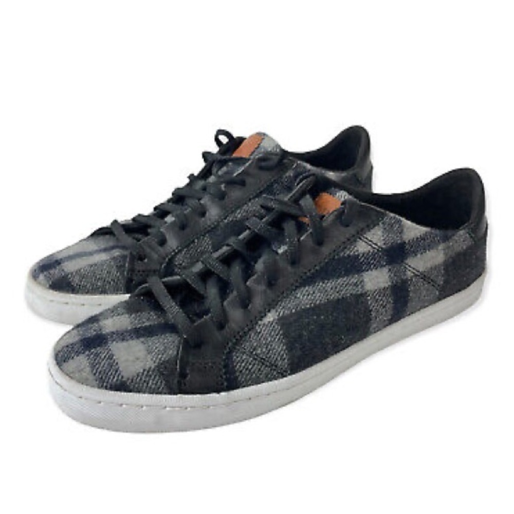 Cole Haan Margo Lace up Black/Grey Wool Flannel sneakers size 8B
